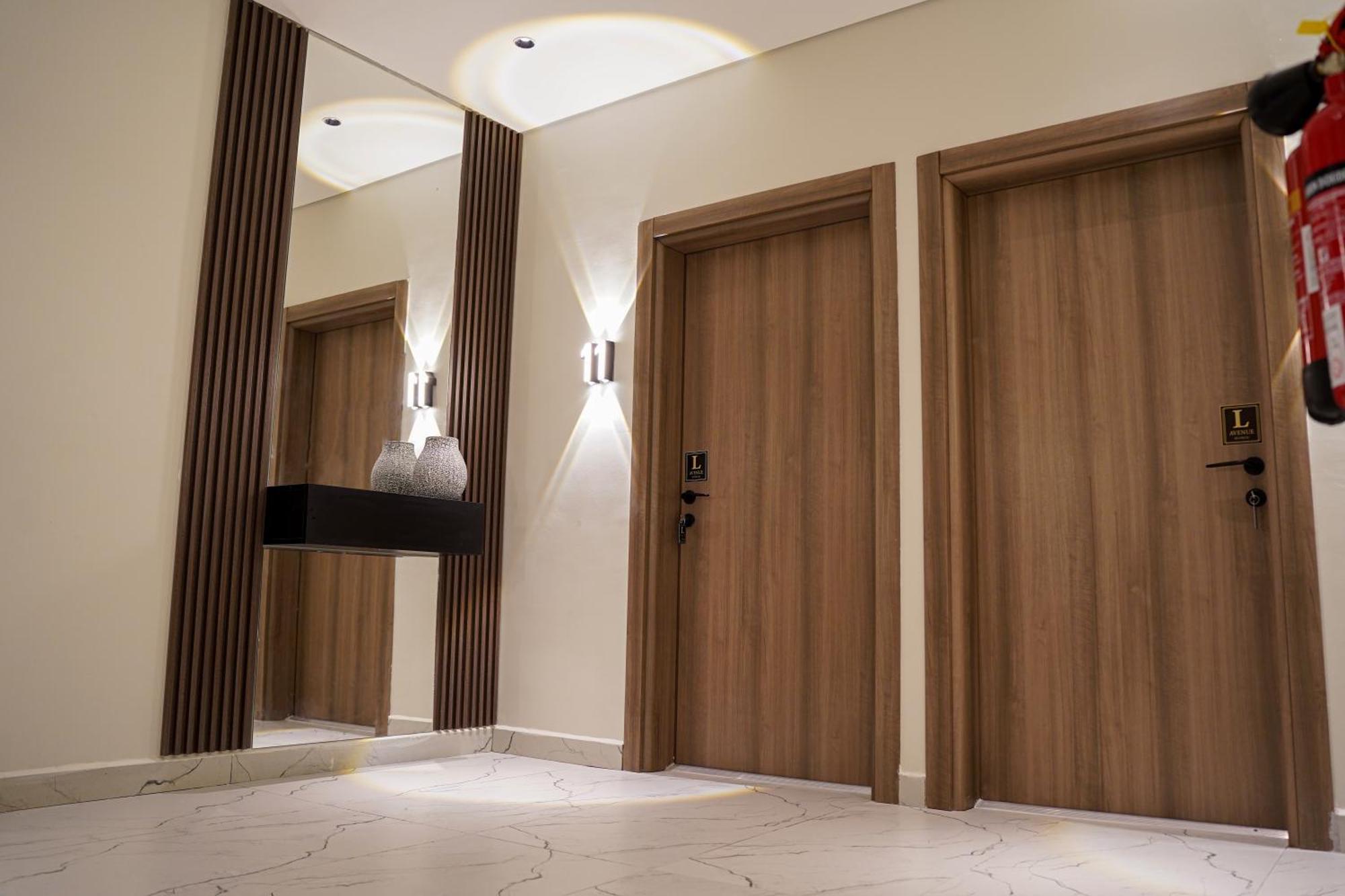 Lavenue Resthouse Apartment Низва Екстериор снимка