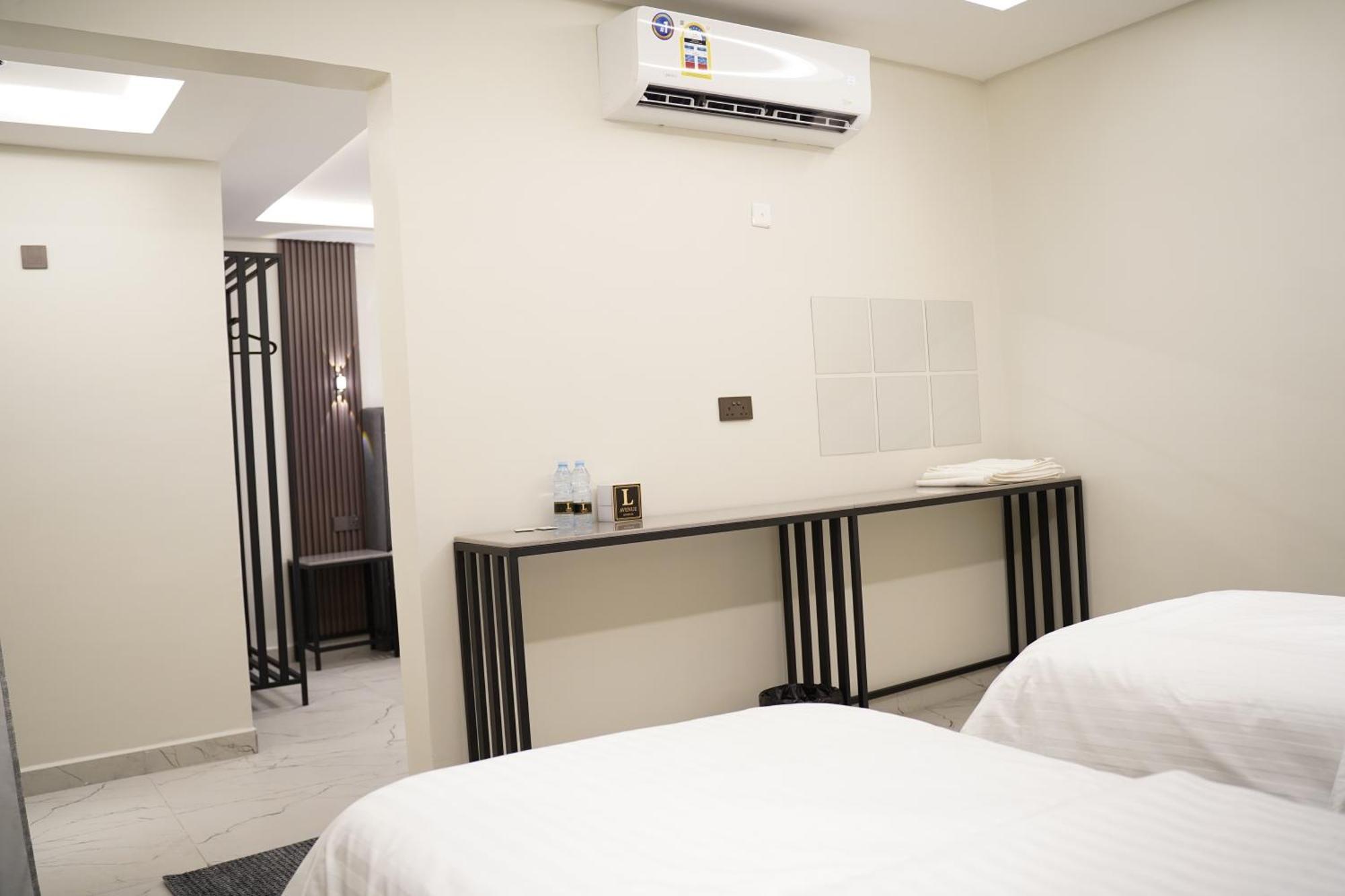 Lavenue Resthouse Apartment Низва Екстериор снимка