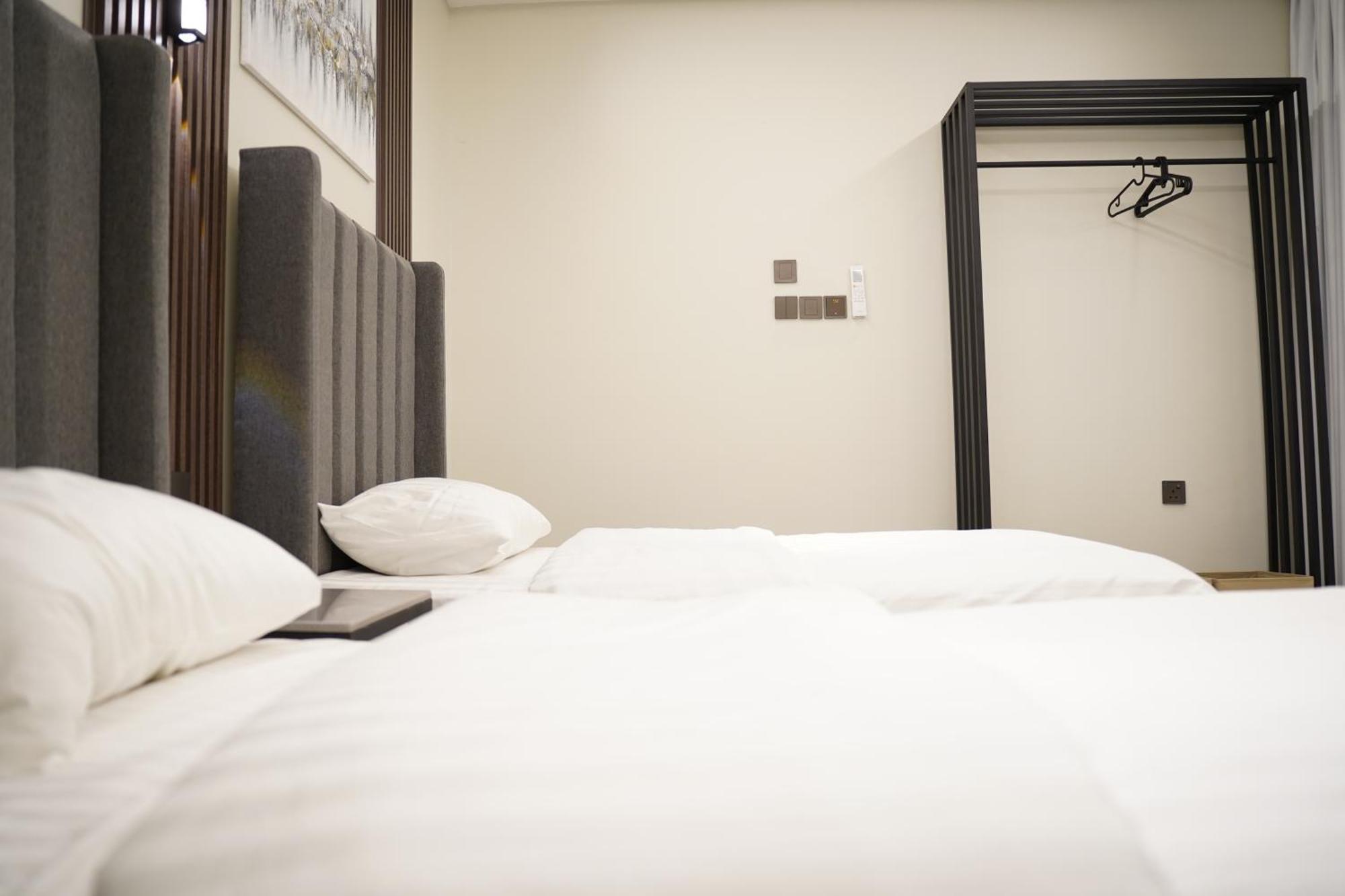 Lavenue Resthouse Apartment Низва Екстериор снимка